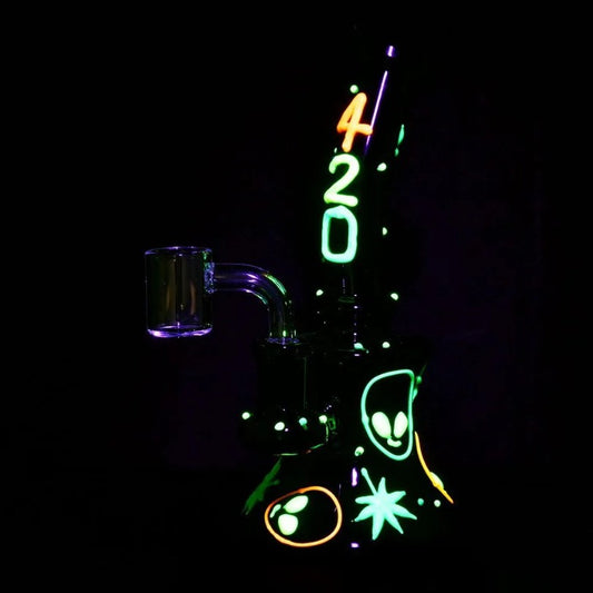 420 Alien Glow In The Dark Glass Dab Rig